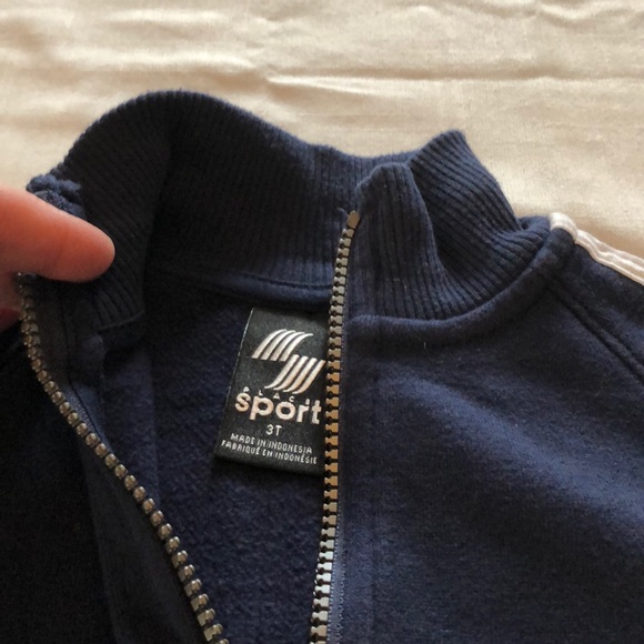 Blue kid open sweater and a Free Children’s Place - Picture 2 of 3